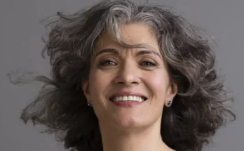 portrait-de-belle-femme-senior-elegante